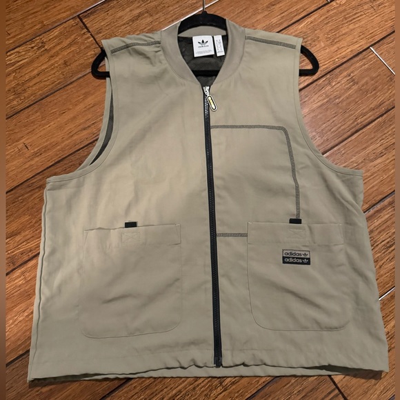 Adidas Green Zip Up Lightweight Vest - Picture 9 of 11